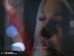 Grote lul, Zwart, Diep in de keel, Sperma in gezicht, Interraciaal, Natuurlijke tieten, Penis, Kut duiken