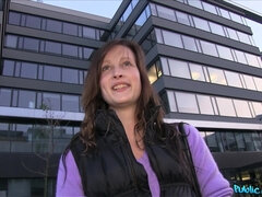 Leie, Arsch, Schönheit, Blasen, Handjob, Im freien, Pov, Öffentlich