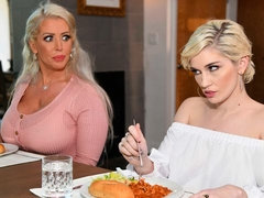 Поза 69, Большая жопа, Большие сиськи, Блондинки, Поцелуи, Мастурбация, Киски, Бритые