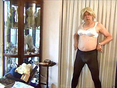 wild Gigi modeling glides