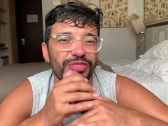 Munching Marcos Goiano's jiggly