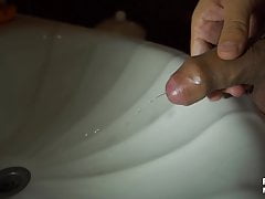 DICK PISSING IN THE SINK, SLOW MOTION 100FPS