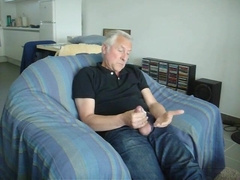 Str8 daddy a quick wank 8