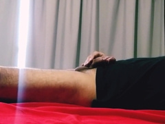 EL ENCARGADO DE MI DEPARTAMENTO ME PIDE QUE LE CHUPE LA VERGA A ESCONDIDAS