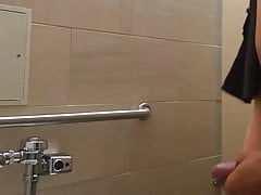 Jerking and cumming in a public restroom stall - session 16