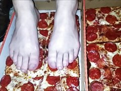 Pizza foot crush