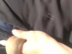 Vieil homme asiatique se masturbe en solo