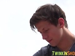 Thomas Fiaty gets nice oily massage and handjob from twink