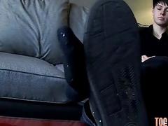 Cute twink jerks off while teasing with his soft feet