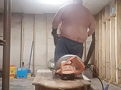 Mofo2121 strips and uses the circular saw