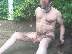 Outdoor fun with Pedrey1 in the garden, getting muddy and enjoying some hot action