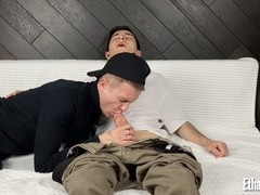 Dude receives amazing deep throat and reaches climax