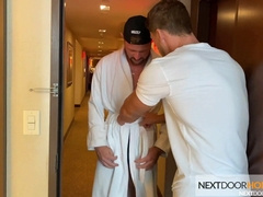 NextDoorHomemade - Gorgeous God Serviced By Muscle Jock