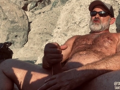 FATHER GOONER WANK OFF COMMAND AT THE BEACH!