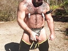 MUSCLEDAD'S NIPS