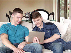 Buddies jerking off side by side!