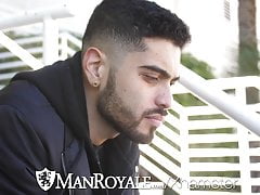 ManRoyale Cruising For Anonymous Dick