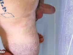 Gay-For-Pay daddy gets filmed and serviced in a bathroom, Guillaume