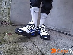 Scally jerked off on his Sneakers