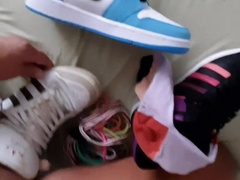 can't stop toying with my warm sneakers today...