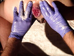 Twinky cute guy shows his rosebutt after punch fisting