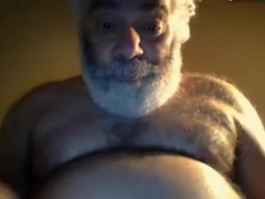 Hairy horny NY daddy bear jerks off on webcam 7