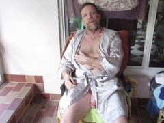 Got big manmeat? Let’s chat with Hairyartist