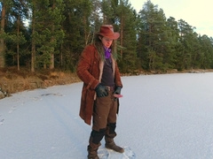 Fapping off on a frozen lake - 4k 30fps