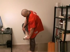 Ursão hétero fodendo uma abóbora (2)