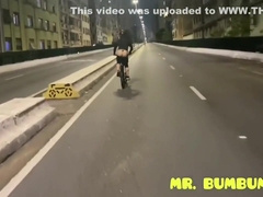 Gay Porn - Turista Pauzudo Mostra Sua Cobra Para Um Ciclista No Minhocao Em Sao Paulo ( Completo Parte 1 Na Subscricao E Parte 2 No Red) 11 Min