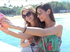 Kristen & Nina: Lesbian Voyeur Striptease in Waikiki 2