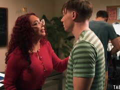 Schlampe, Vollbusig, Doppelpenetration, Milf, Student, Taboo, Lehrer, Flotter dreier