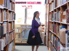 Blonde, Brunette brune, Faciale, Bâillonner, Mère que j'aimerais baiser, Nue à poil, Tatouage, Nénés