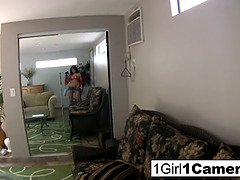 Annie Cruz Masturbates and Squirts on Cam in HD