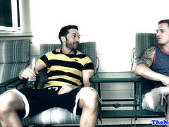 Real dude butt-banged by muscle jock