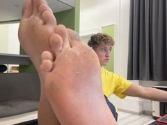 Blonde Feet Ignore Solo