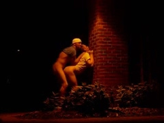 Sexo queer en callejón - Flick amateur de hombresencalzones