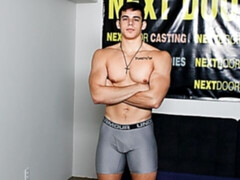 Beefy newcomer Toby Reed jerking his hard dick