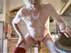 Queer, crossdresser, crossdressing