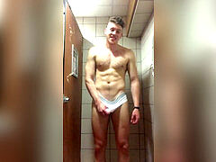 tommytwunks english lad jerks in the toilet at the gym