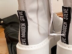 Steve Madden brand new white boots cum