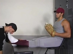 LOGAN WORSHIPS ANTHONY gay feet