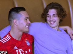 Wow! Super Hot Ripped College Jocks Hookup