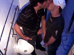 Suckgn cock straight on punblic toilets