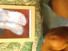 Cumming on Lana Del Rey's Feet