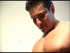 Bodybilder nails a man