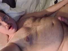 Brustwarzen spielen, bear cums on cam, jerk buddies cum