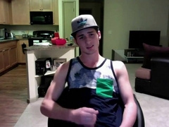 Twunk Masturbates Off on Web cam in His Room