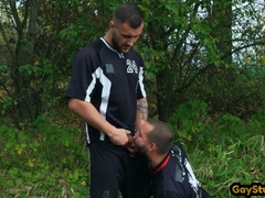 HOMO DUDE X - Domino footballer with sneakers fetish barebacks BOYFRIEND outdoor