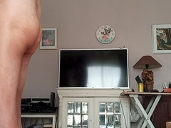 covering my body with bronzing cream